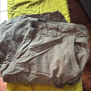 Buckle black green cargo shorts 40w